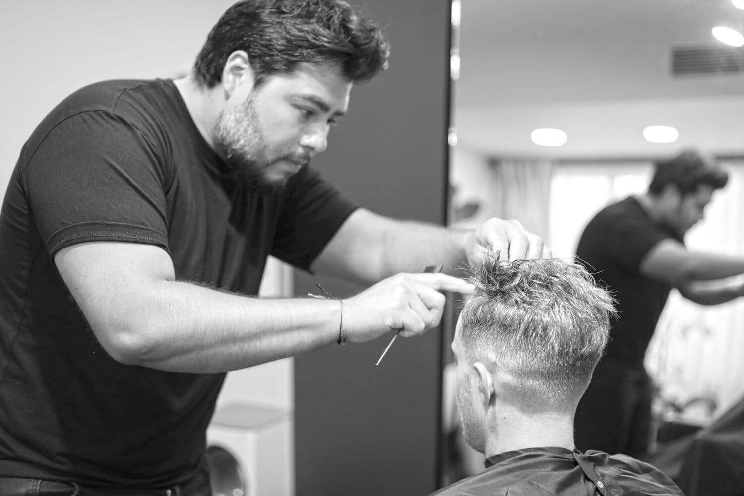 Savant Hair Replacement Offers Hair Replacement in Los Angeles, CA 90048