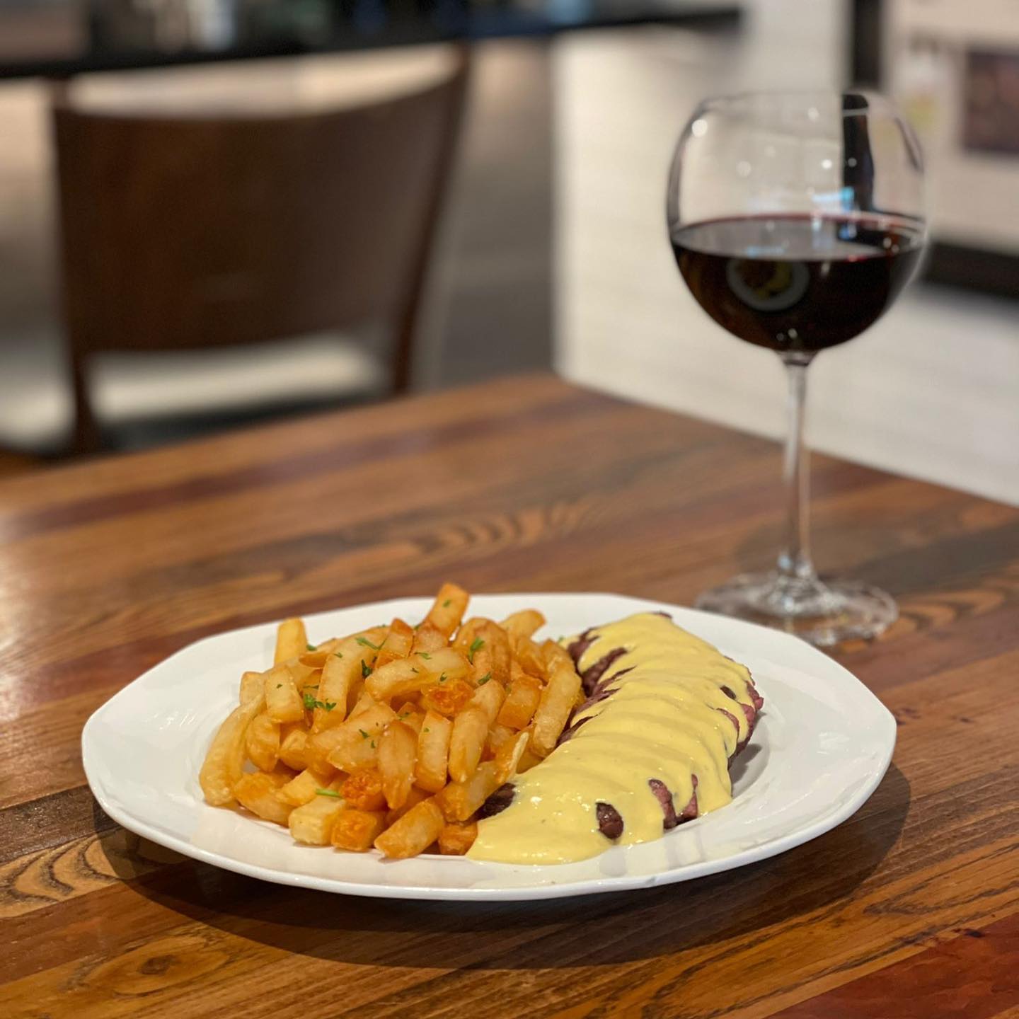 Vaulins Taproom Wine Restaurant Serves Lunch in San Francisco, CA 94103