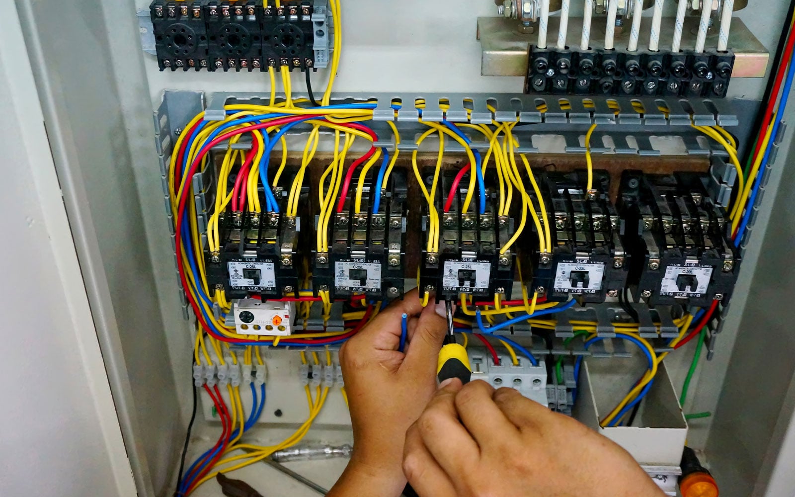 Kidwell Electric is an Electrician in Kettering, OH 45440