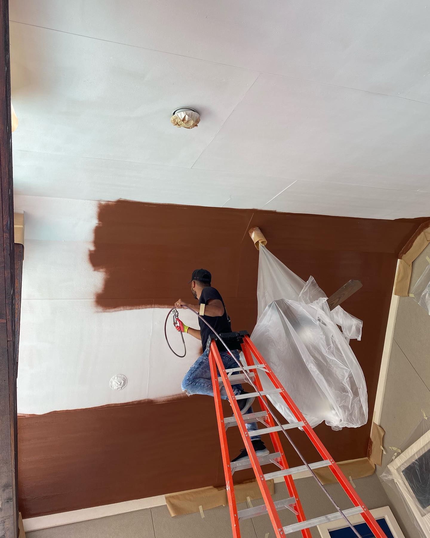 Kingwood Door Refinishing & Painting Offers Interior Home Painting in