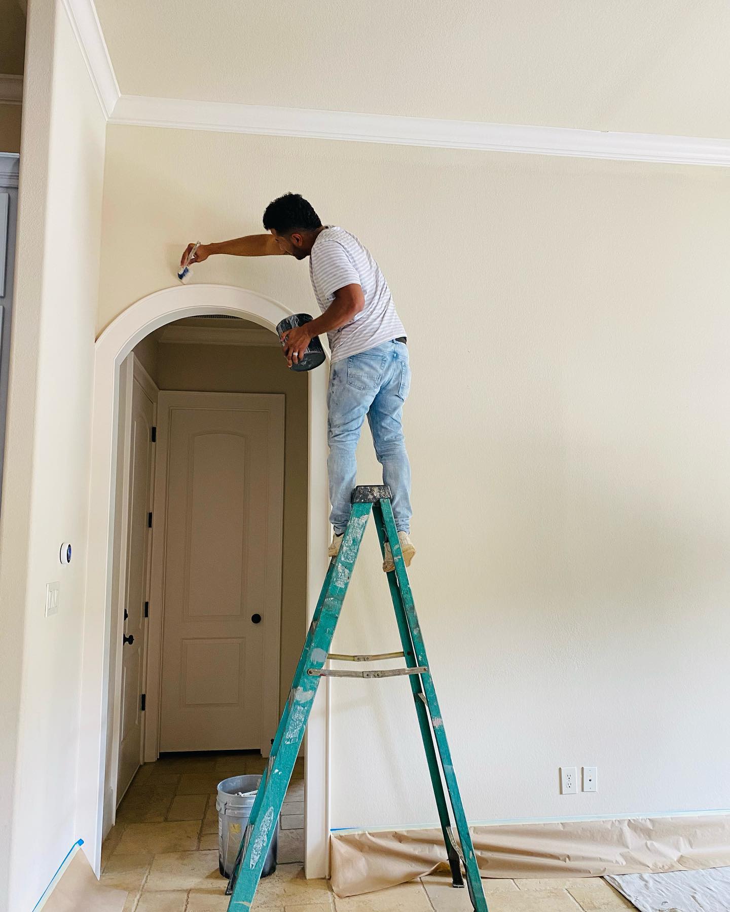 Kingwood Door Refinishing & Painting Offers Interior Home Painting in