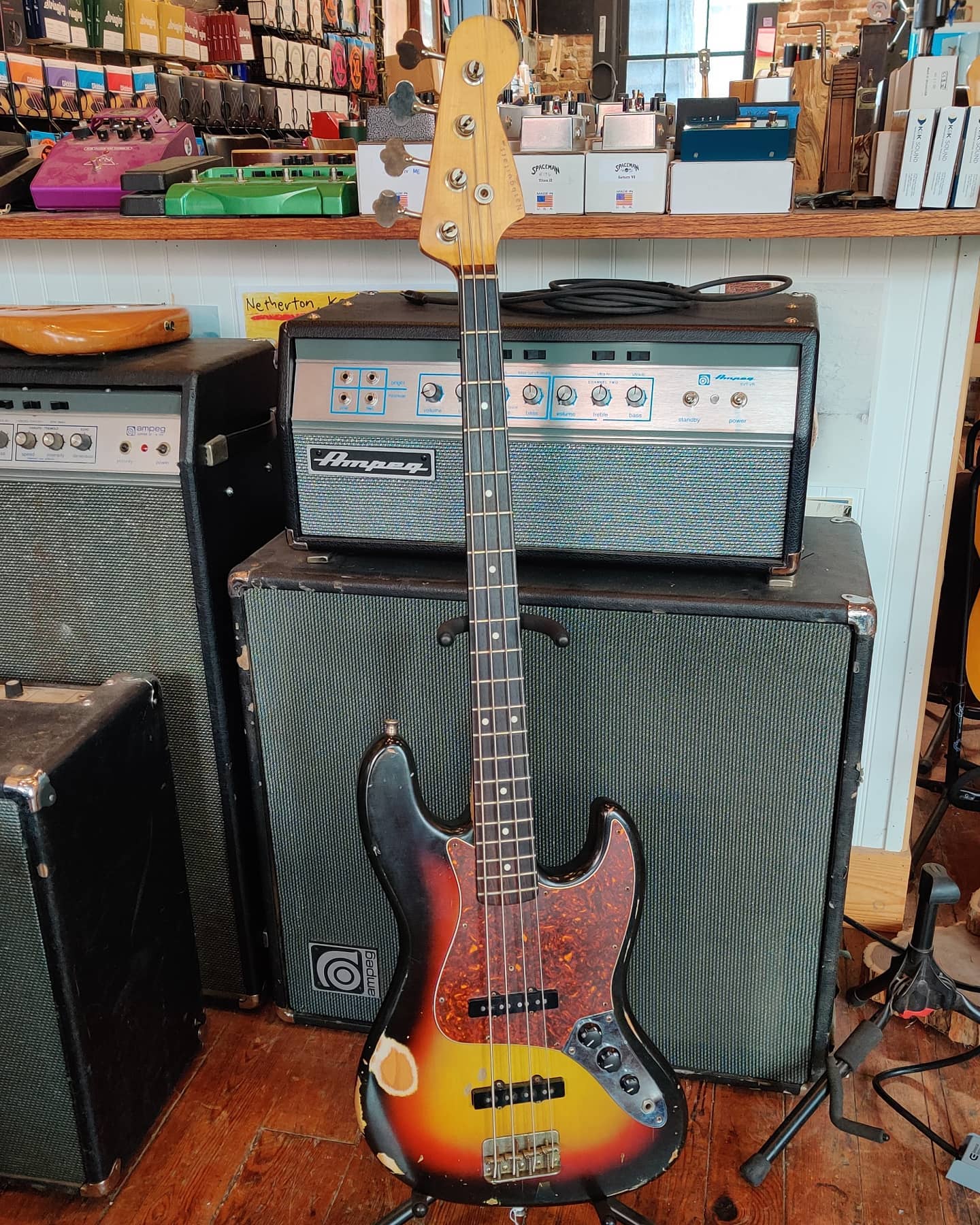 Driftwood Music Offers Bass Guitars in Saint Charles, MO 63301