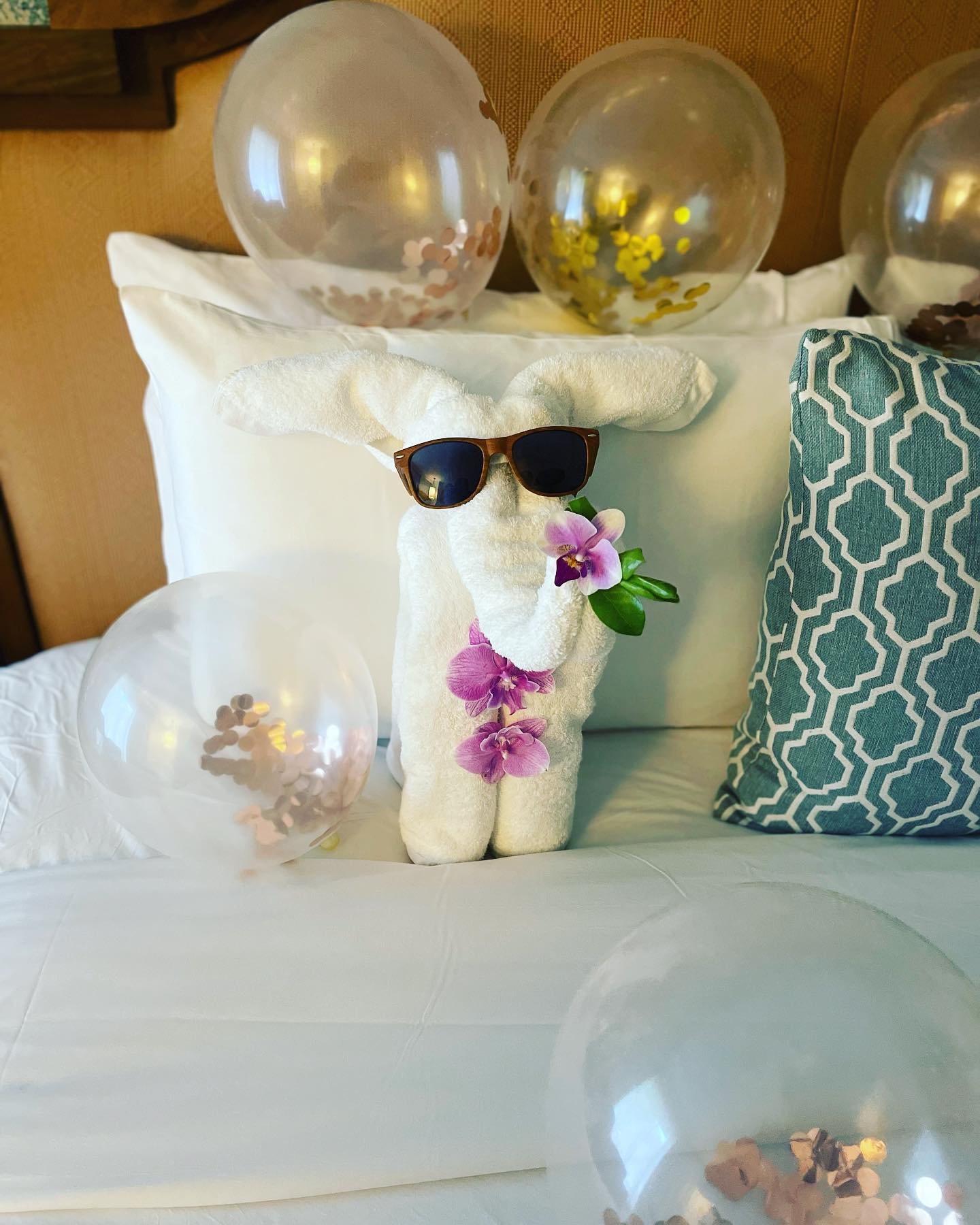 Concierge Delivers Offers Flower Delivery in Key West, FL 33040