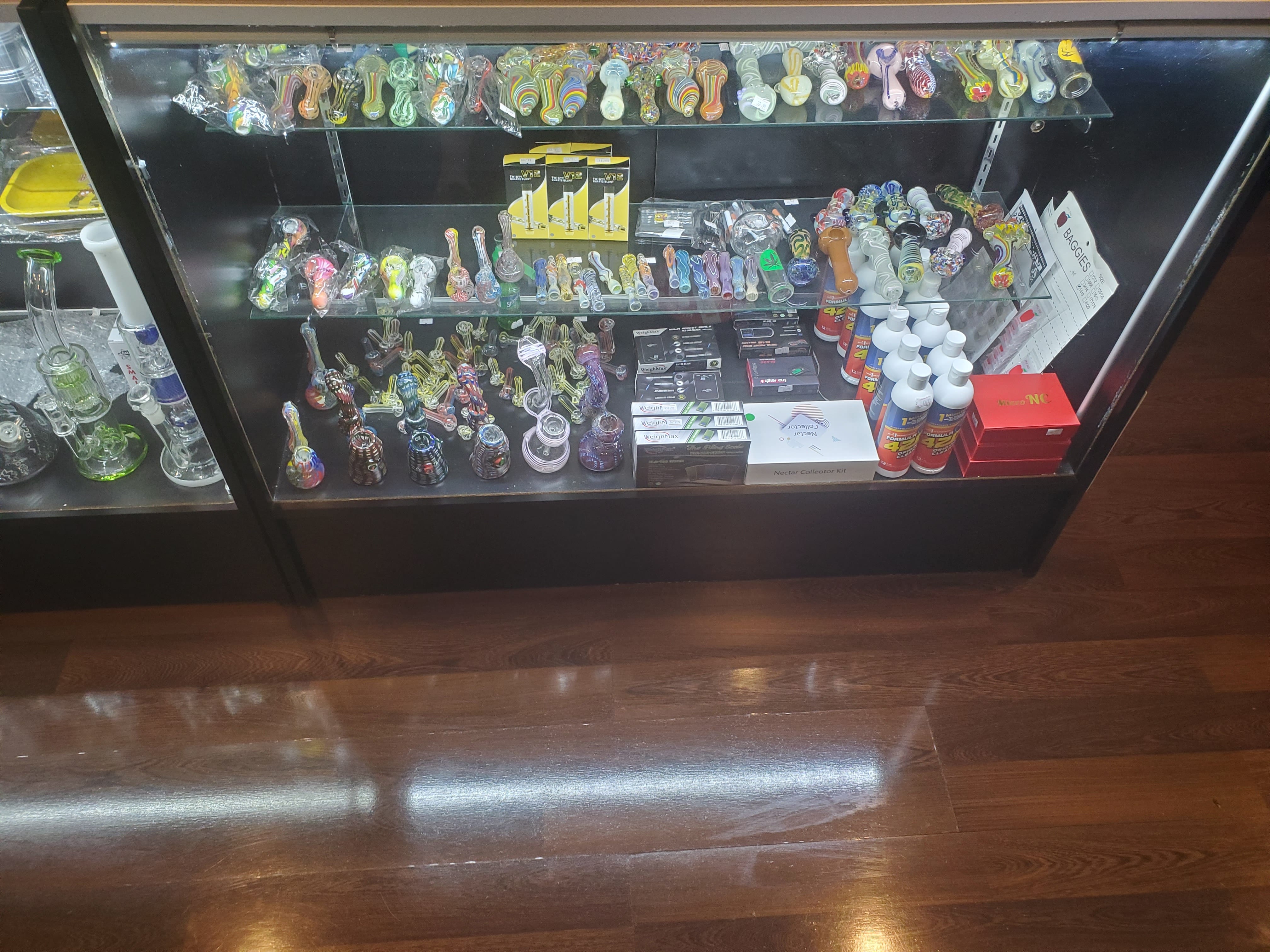 IDrip Vape Shop Sells Glass Bongs in Santa Clarita, CA 91350