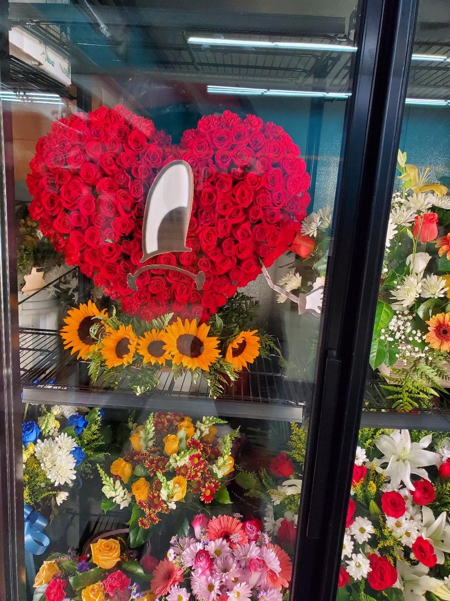 Sandy's Florist Shop Offers Holiday Flowers in Perris, CA 92570