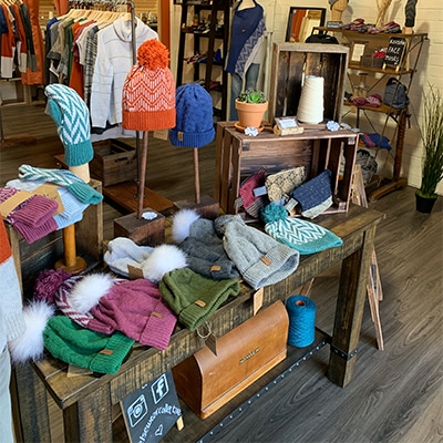 JEWELRY & ACCESSORIES